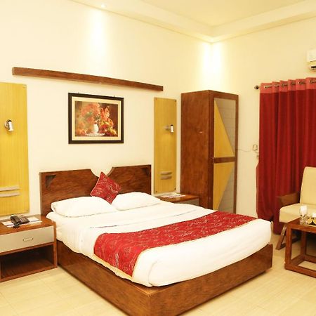 Hotel The Grand Regency Bahawalpur Esterno foto