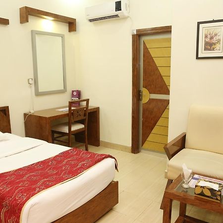 Hotel The Grand Regency Bahawalpur Esterno foto