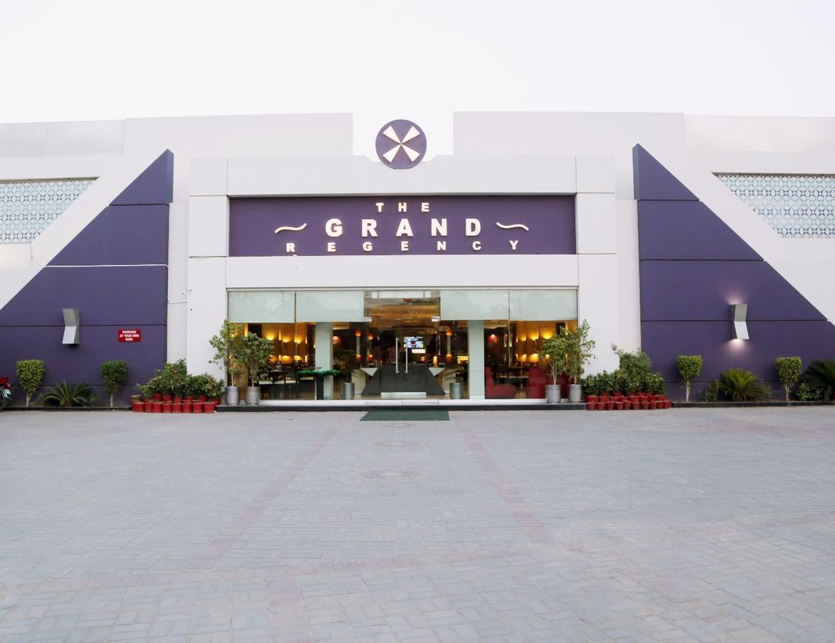 Hotel The Grand Regency Bahawalpur Esterno foto