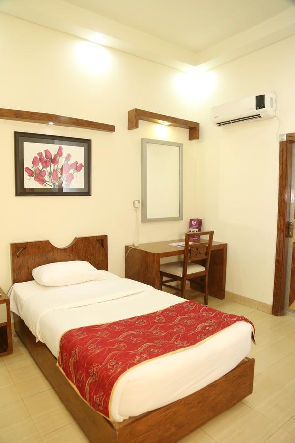 Hotel The Grand Regency Bahawalpur Esterno foto