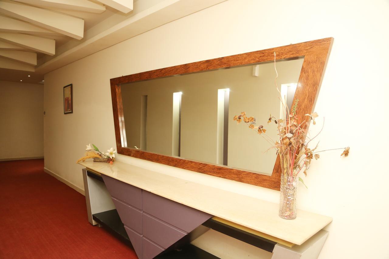 Hotel The Grand Regency Bahawalpur Esterno foto