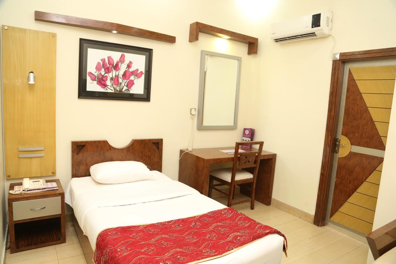 Hotel The Grand Regency Bahawalpur Esterno foto